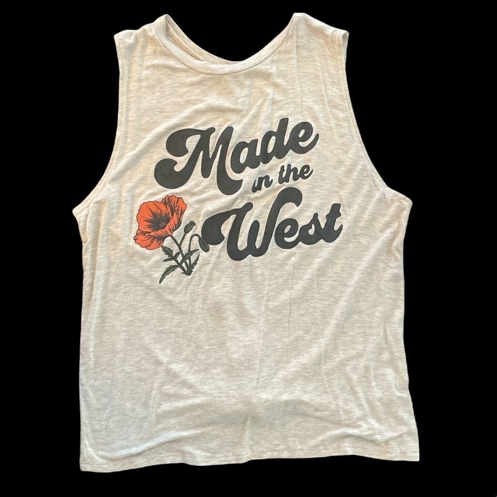 🤯part of the 3/$15 sale Made in the west ladies top size medium